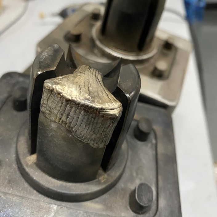 Reparación con aportación mediante soldadura láser en postizos de molde de inyección de aluminio